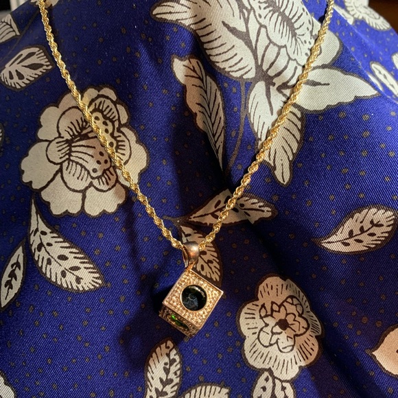 Worthington Pendant Neclace - Picture 6 of 7